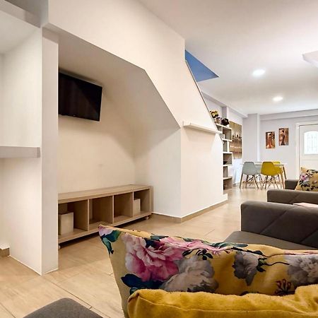Byron Urban Apartment Каламата Экстерьер фото